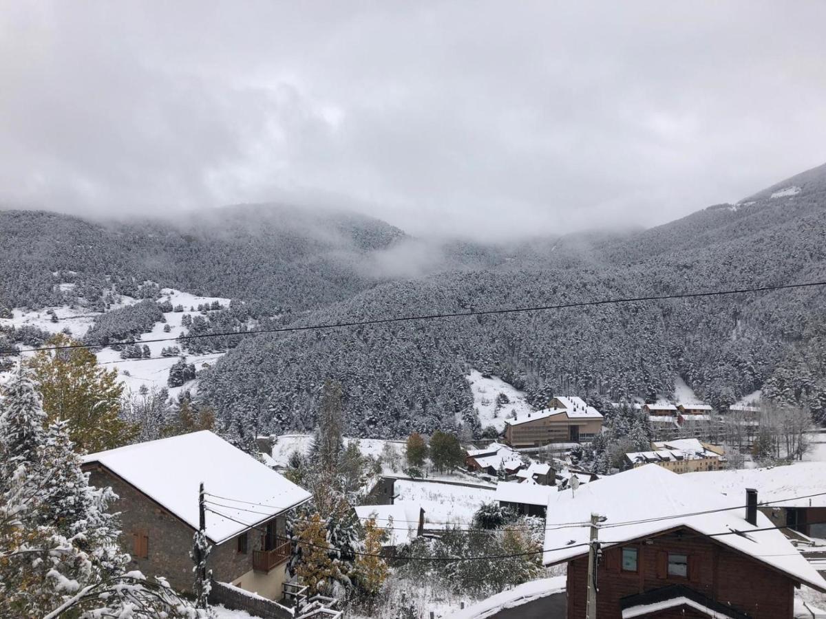 Panoramic Xalet La Molina Con Vistas Excelentes Villa Luaran gambar